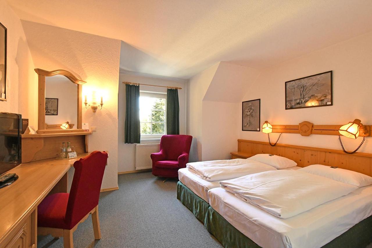 Landhotel Altes Zollhaus Hermsdorf  Dış mekan fotoğraf