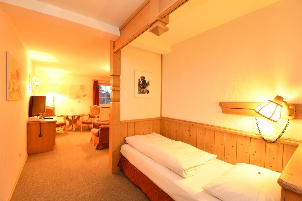 Landhotel Altes Zollhaus Hermsdorf  Dış mekan fotoğraf